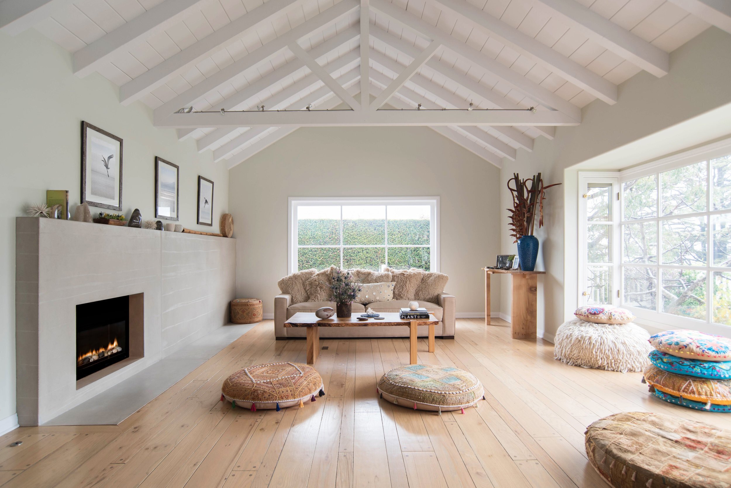 Light and 2024 serene living room